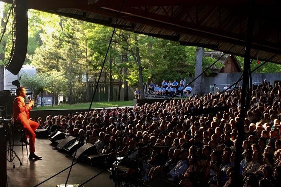 Josh Groban on stage at Kresge Auditorium on June 8, 2019. Image courtesy: Josh Groban