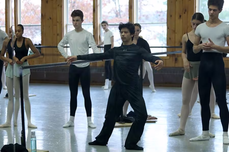 Cornejo introduces the next movement during his master class.