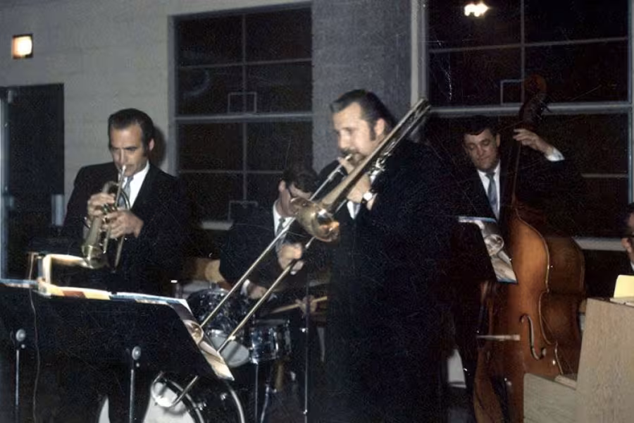 Dave Sporny performs with the Interlochen Jazz Quintet