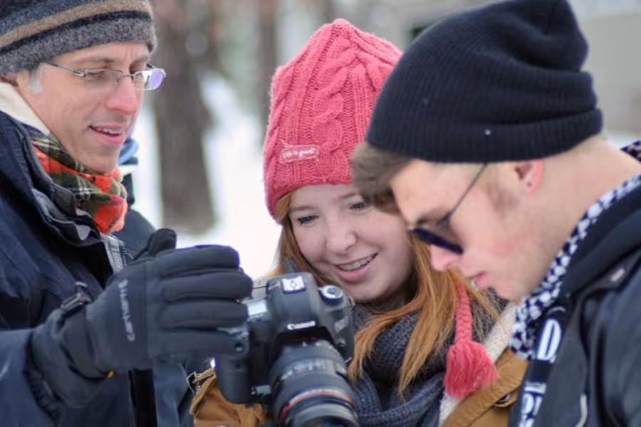 Mittelstaedt on set with Arts Academy filmmakers in 2014