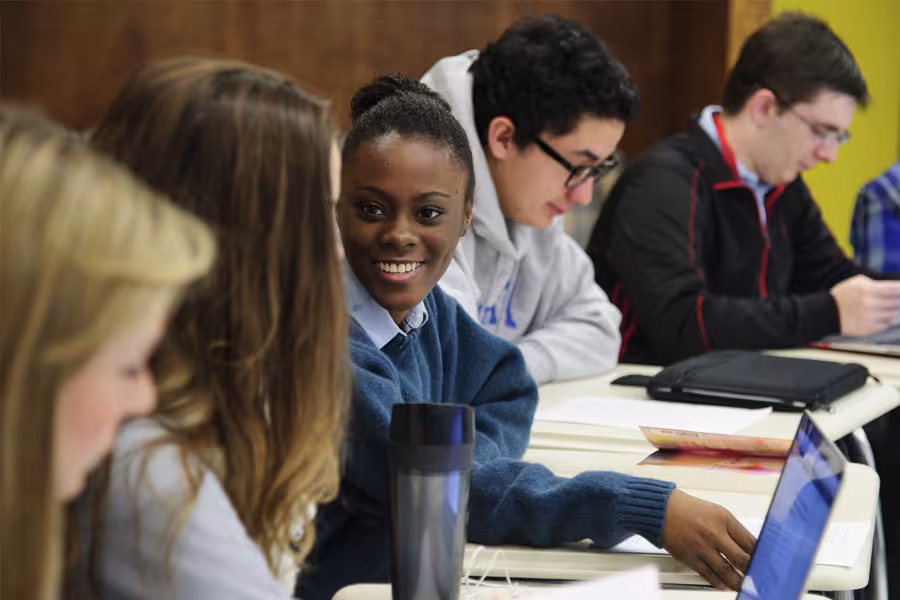 Students discuss a reading in class.