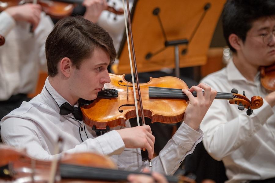 Interlochen Arts Academy student plays violin in Miami