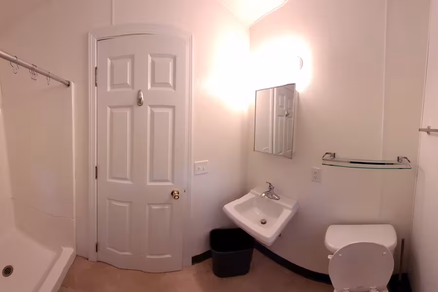 Cabin w/ Full Kitchen bathroom (Option 9)