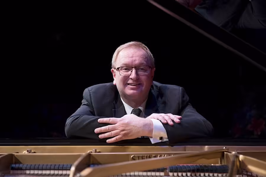 Headshot of Kevin Cole