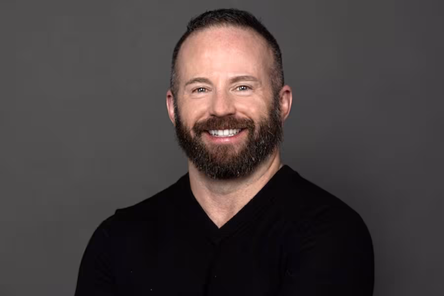 Headshot of Ren Casey