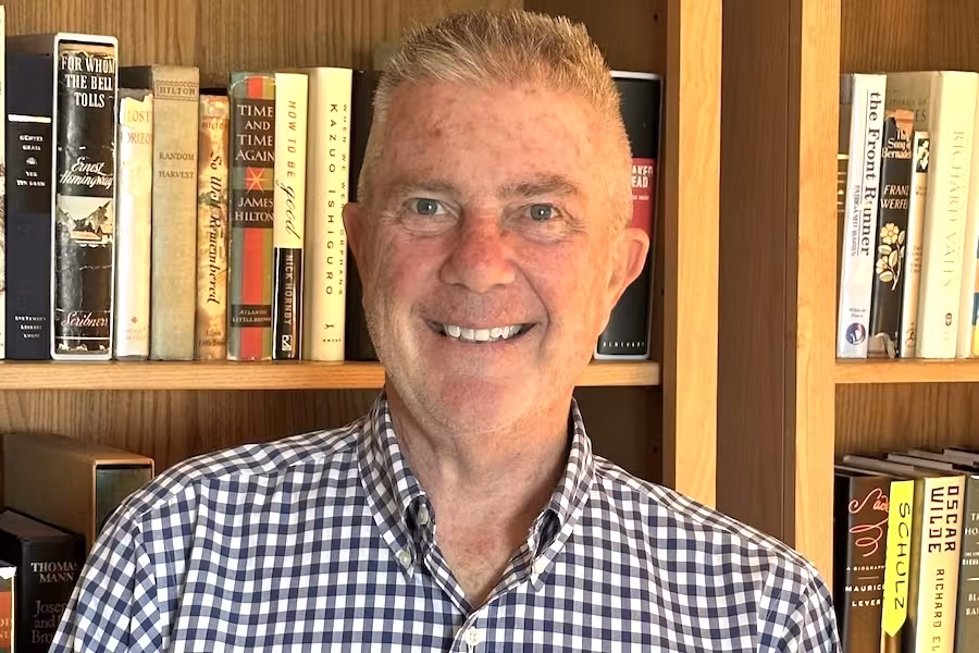 Headshot of Robert Bracken