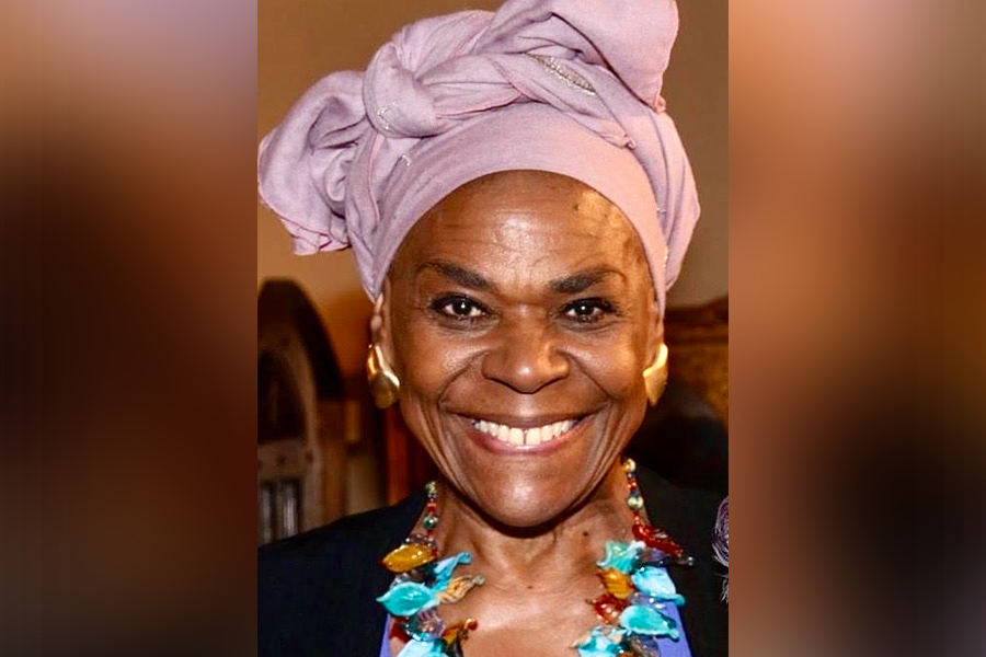 Headshot of Claudia Polley