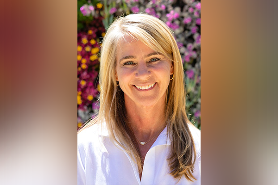 Headshot of Lisa Kearns