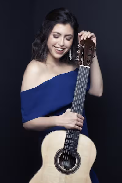 Alexandra Iranfar-Viloteau headshot 400x600