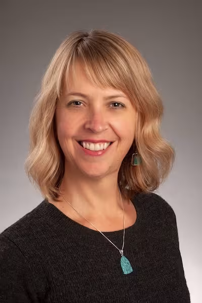 Linda Kline headshot 400x600