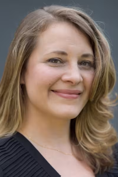 Laura Wiebe headshot 400x600