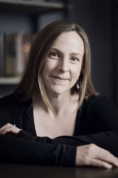 Caitlyn Horrocks headshot 400x600