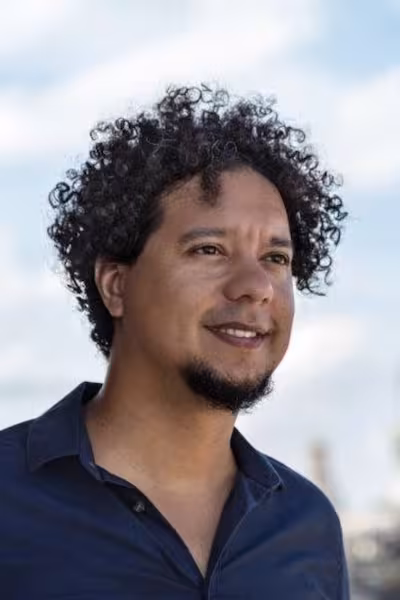 Aldo López-Gavilán headshot 400x600