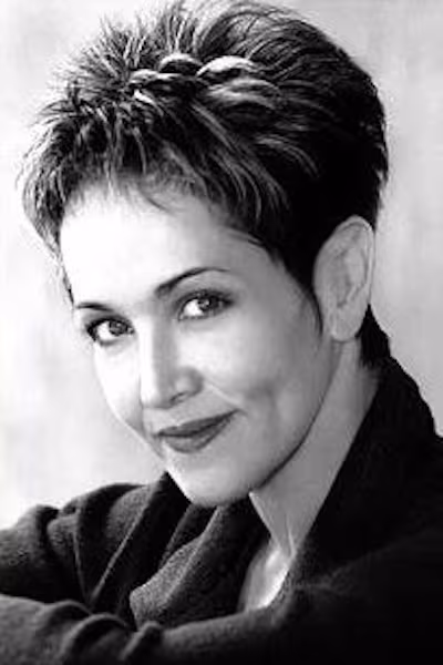 Cate Caplin headshot 400x600