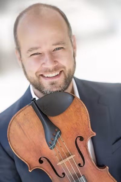 Elias Goldstein headshot 400x600