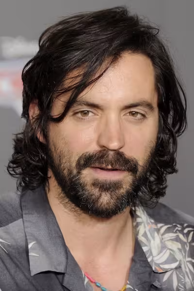 Rhys Coiro headshot 400x600