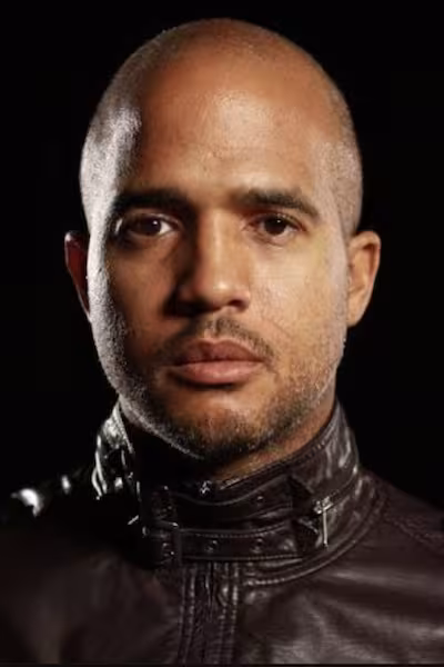 Daniel Roumain headshot 400x600