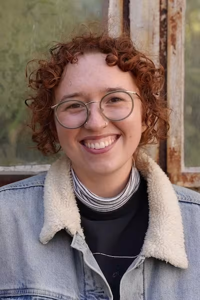 Headshot of Elizabeth Flood