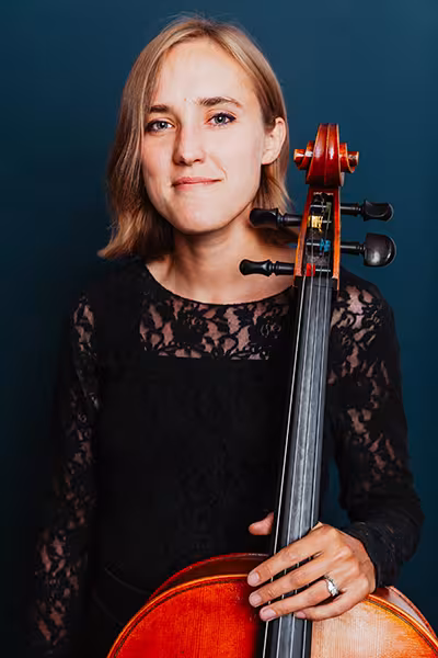 Nora Willauer headshot