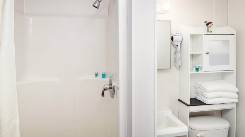 R-39 Cottage Bathroom