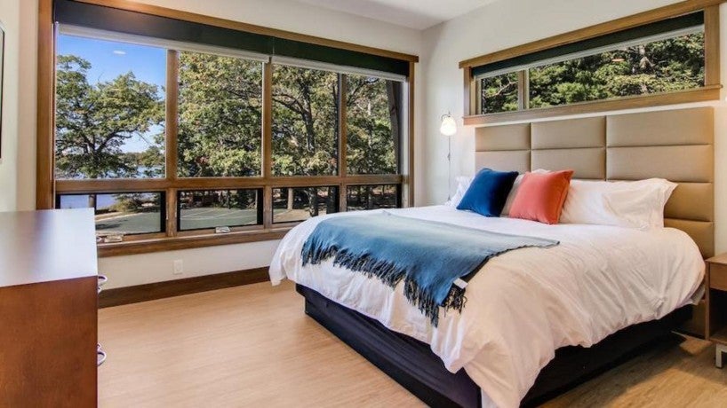 Dow House Suite king bedroom