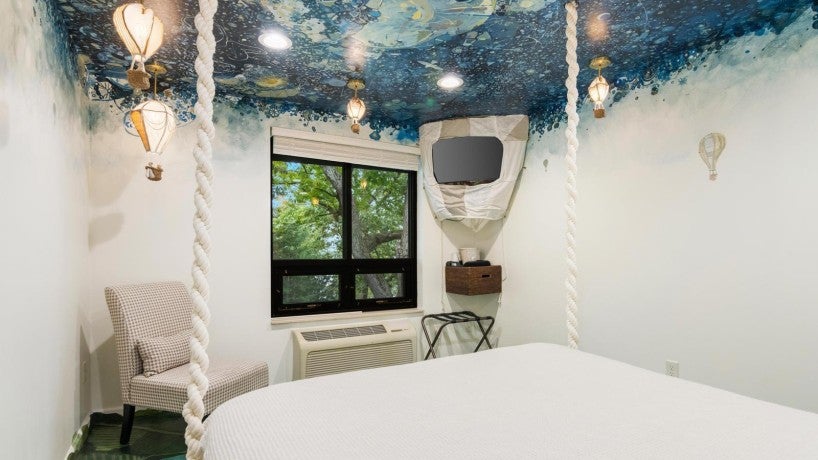 Hot air balloon hotel art room