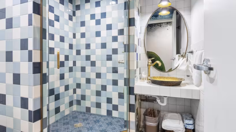 Hot air balloon hotel art room bathroom