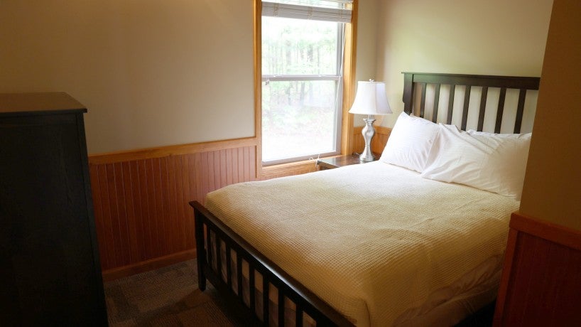 Greenleaf Cabin bedroom