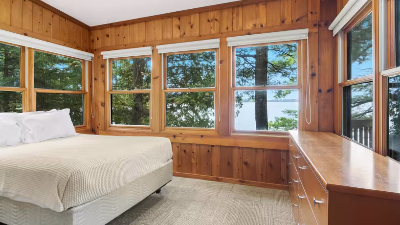 Maddy Cabin bedroom