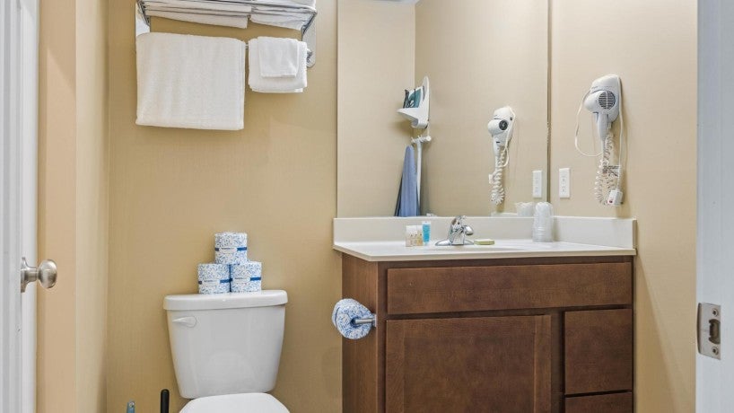 Penn Colony Studio bathroom