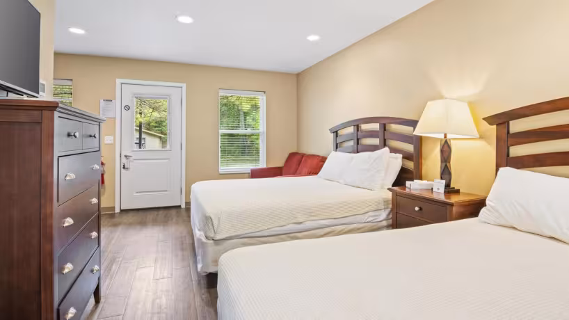 Penn Colony Studio bedroom and front door
