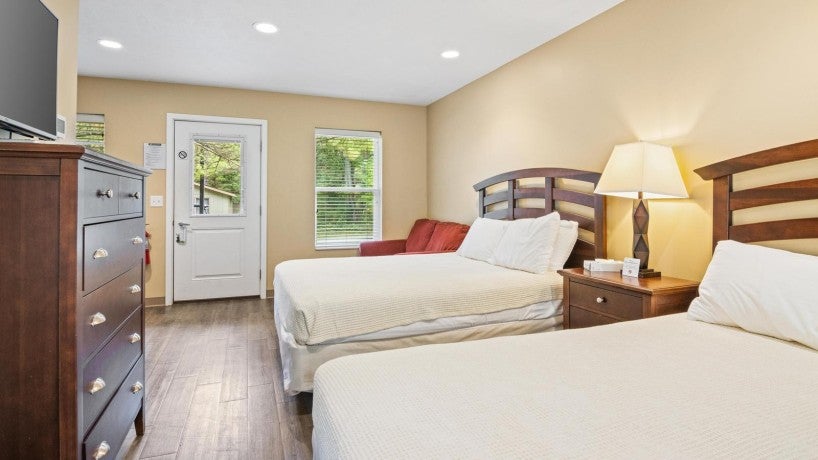 Penn Colony Studio bedroom and front door