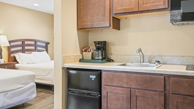 Penn Colony Studio kitchen