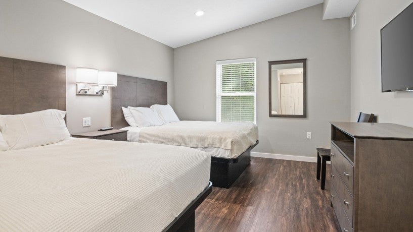 Penn Colony Suite bedroom