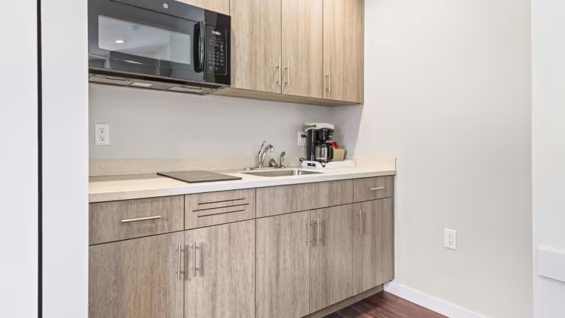 Penn Colony Suite kitchen