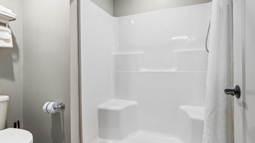 Penn Colony Suite shower