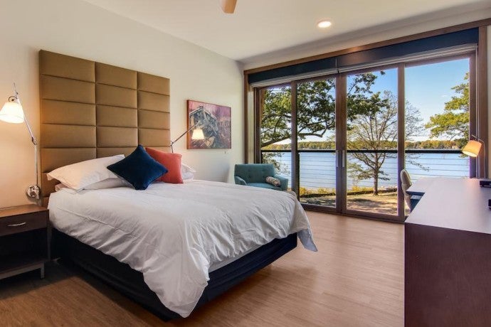 Dow House Studio queen bedroom