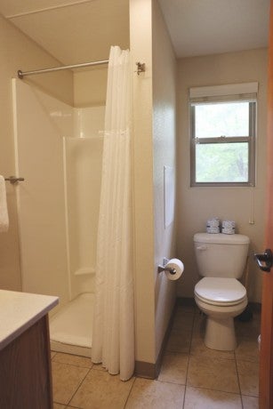Greenleaf Cabin bathroom