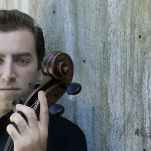 Professional portrait of cellist Tommy Mesa