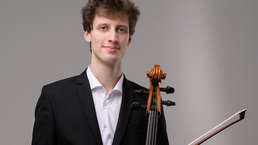 Hungarian cellist Bence Temesvári